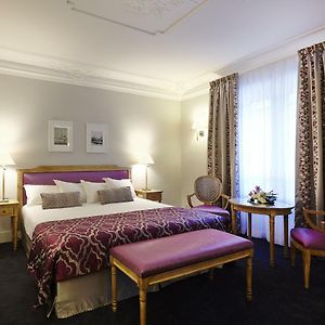 Royal Hotel Paris Champs Elysees